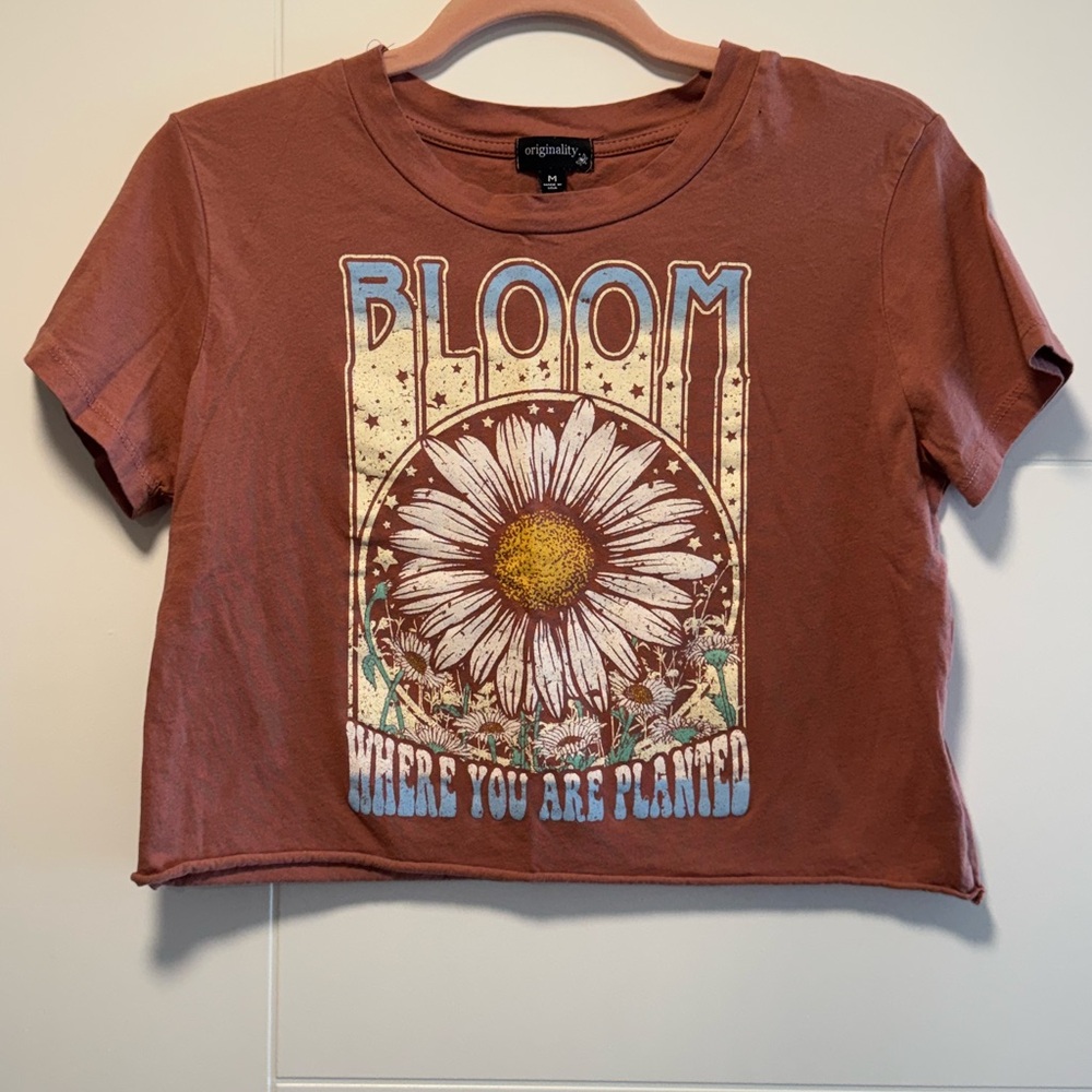 Dry Goods-Originality Rust Graphic Crop T-shirt